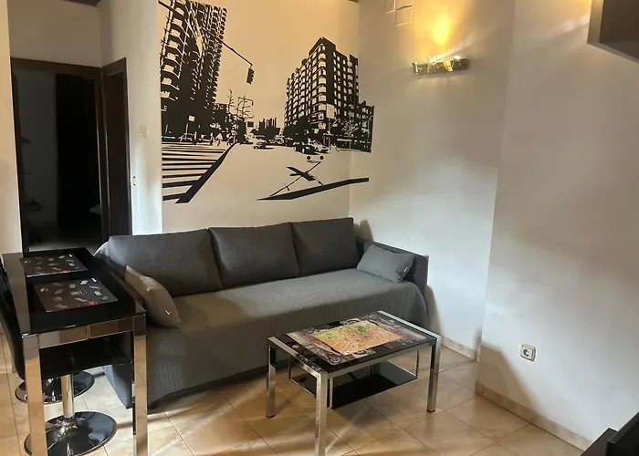 Ático En El Centro De Granada Con Fantástica Terraza Y Excelente Ubicación